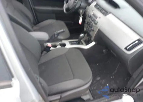 2008 Ford Focus Se/Ses z USA, uszkodzony, nr VIN 1FAHP35N68W220651